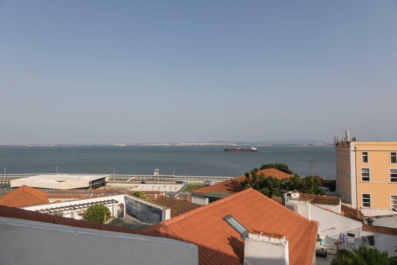 Apartment Alfama Terrace W/ Tagus River Views